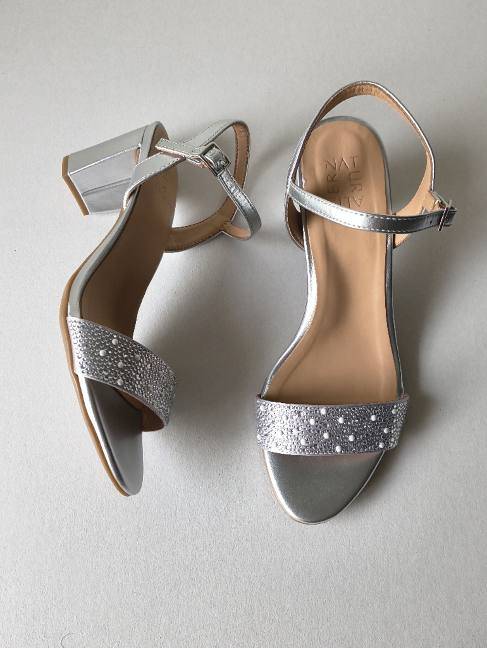 Naturalizer Bristols Silver Metallic Heeled Sandals Rhinestone Strappy Size 10M
